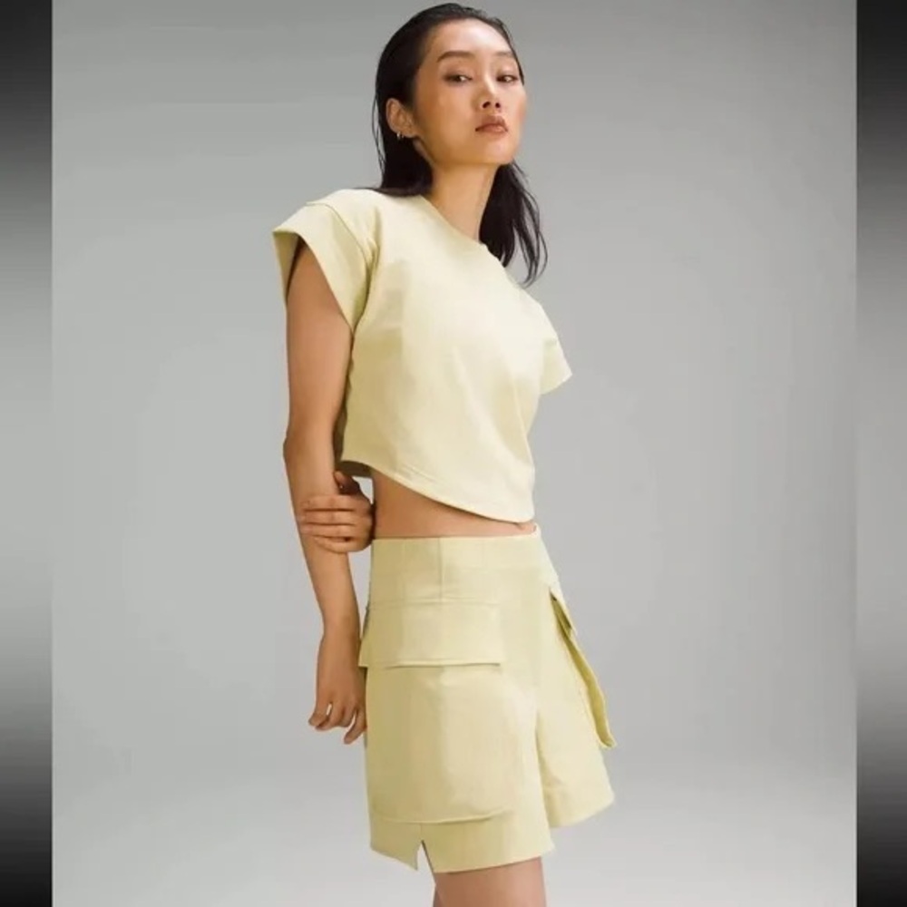 Lululemon Women’s Relaxed Super High Rise Cargo Shorts Canary Yellow 4
